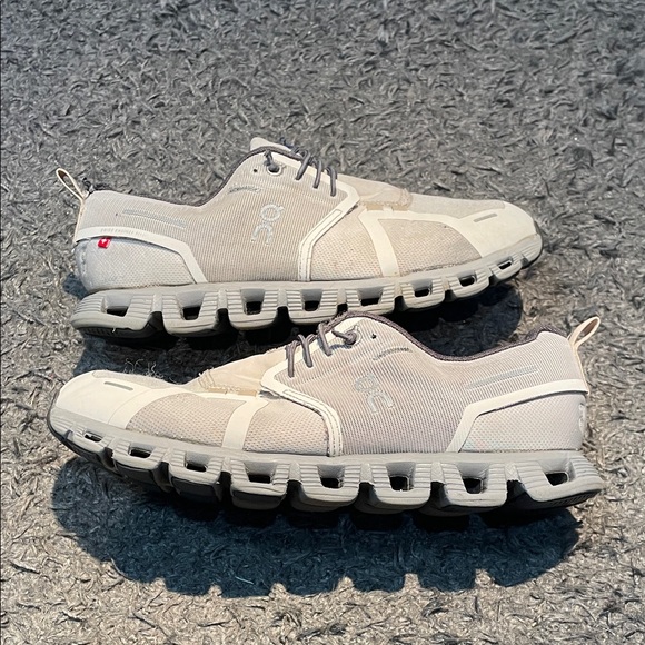 On Running Shoes - On running cloud 5